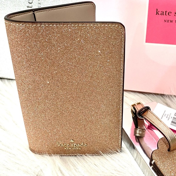 NWT ♠️ Kate Spade New York Rose Gold Shimmer Travel Set Passport & Luggage Tag - Picture 4 of 5